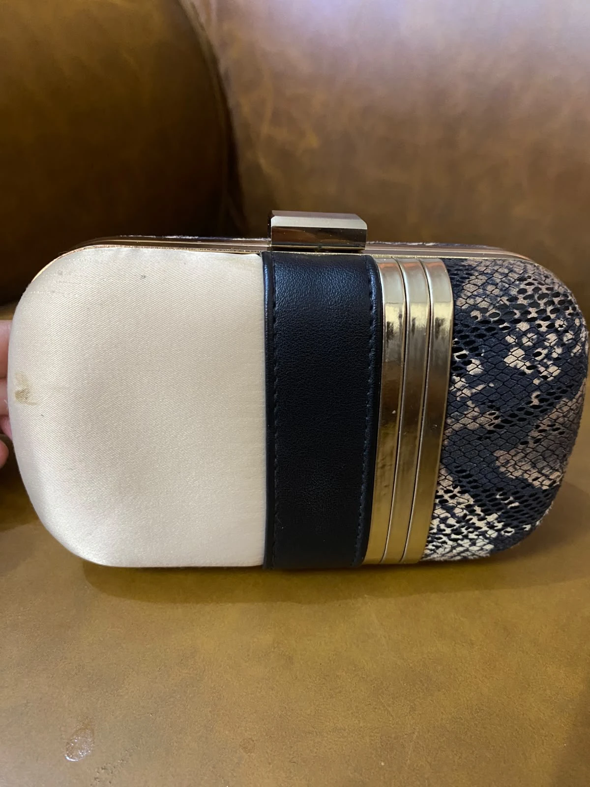 Morden & Elegant Clutch