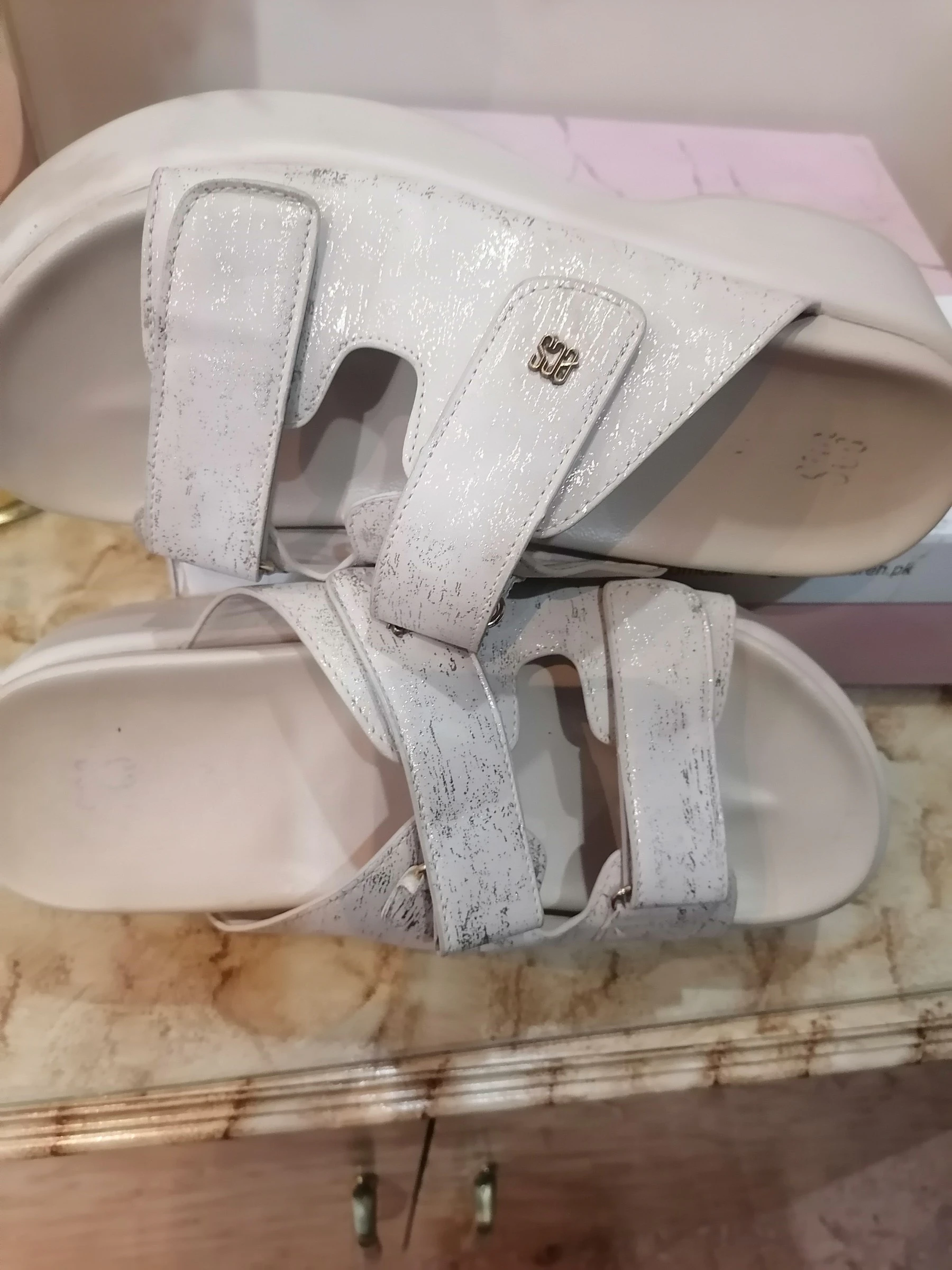 Sandal